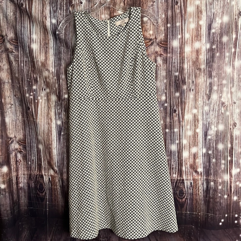 Ann Taylor Loft sleeveless chevron dress size 8